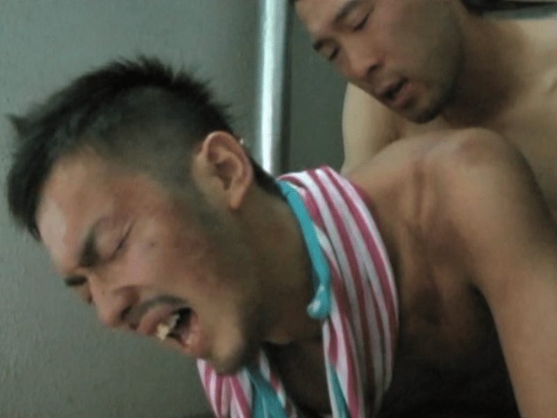 坊主親父が短髪スリムの若者をレイプ！『無限∞レイプ』【DUGAで見られるおすすめゲイ動画】