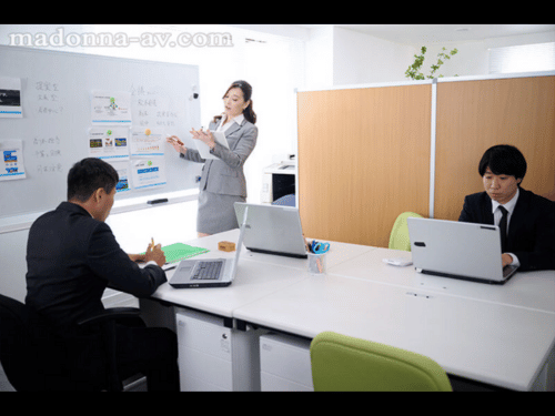 【イケオジAV男優 小沢とおる出演】【予約】取引先に犯されて―。言いなり肉奴隷と化した、憧れの女上司 松本翔子